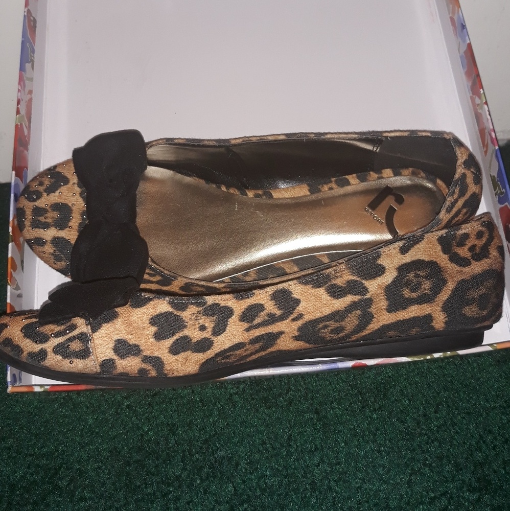 Leopard flats